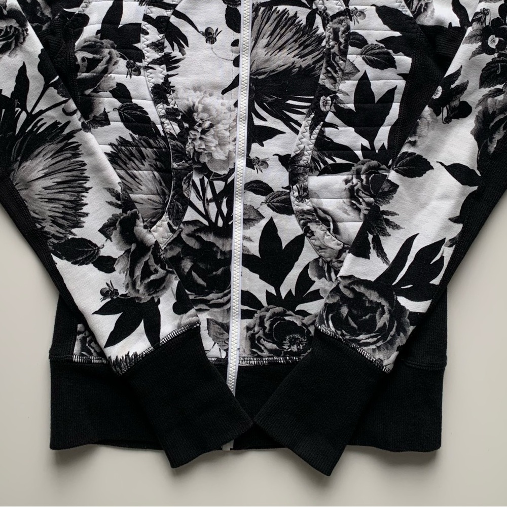 Rare Lululemon Calm & Cozy Jacket - Picture 8 of 14